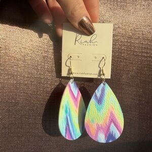 Riah Fashion Multicolor Teardrop Earrings